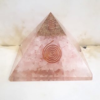 Pirâmide Orgonite Quartzo Rosa 9×9