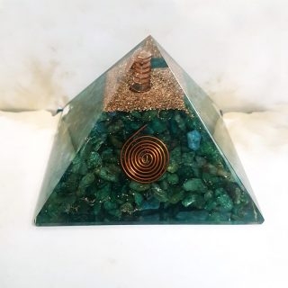 Pirâmide Orgonite Quartzo Verde 9×9